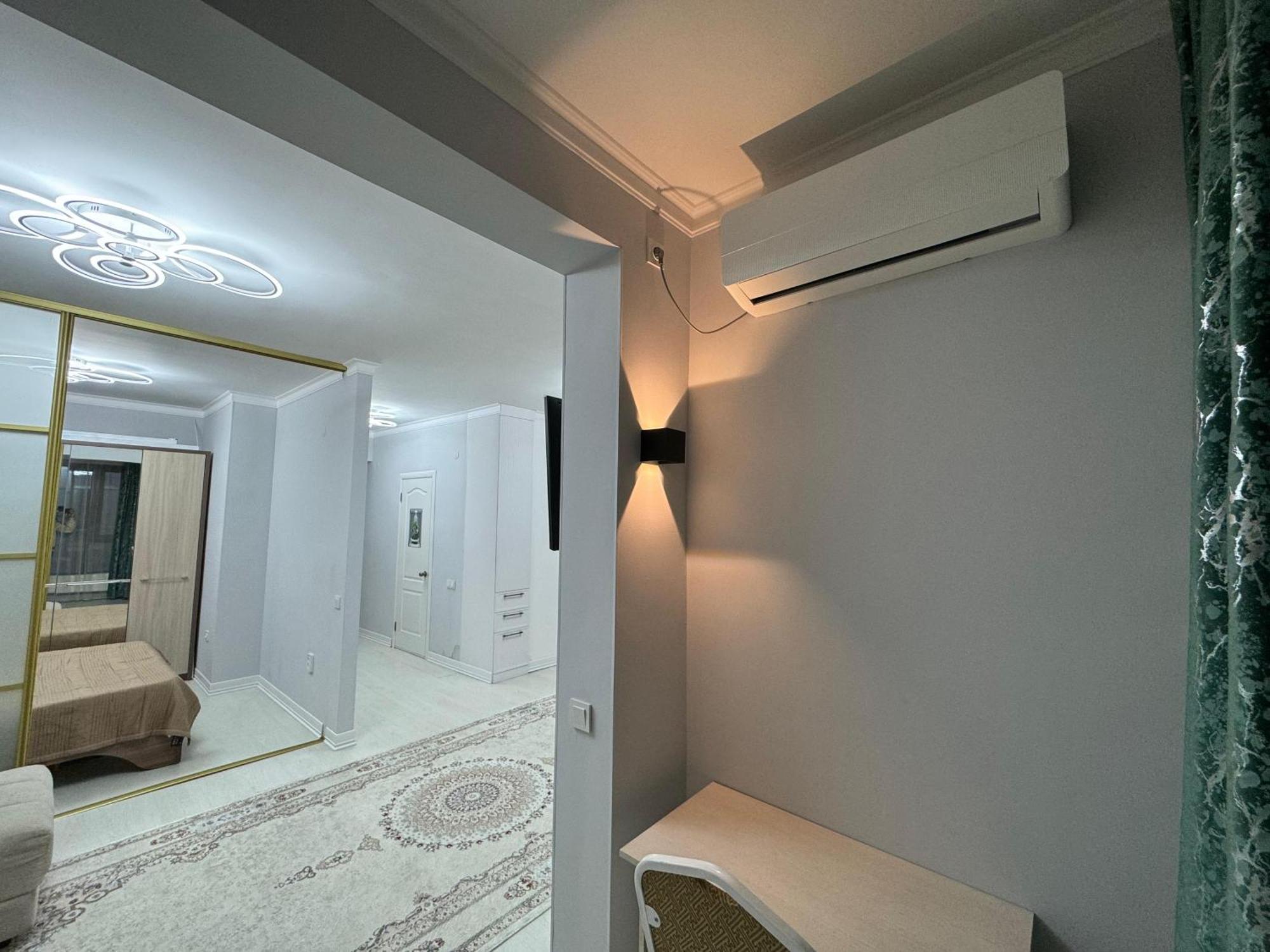 Двухкомнатная Квартира В Жк Арбат Almaty Ngoại thất bức ảnh